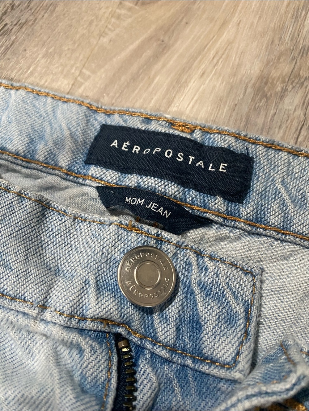 Light Wash Distressed Aeropostle Mom Jeans - Picture 5 of 9